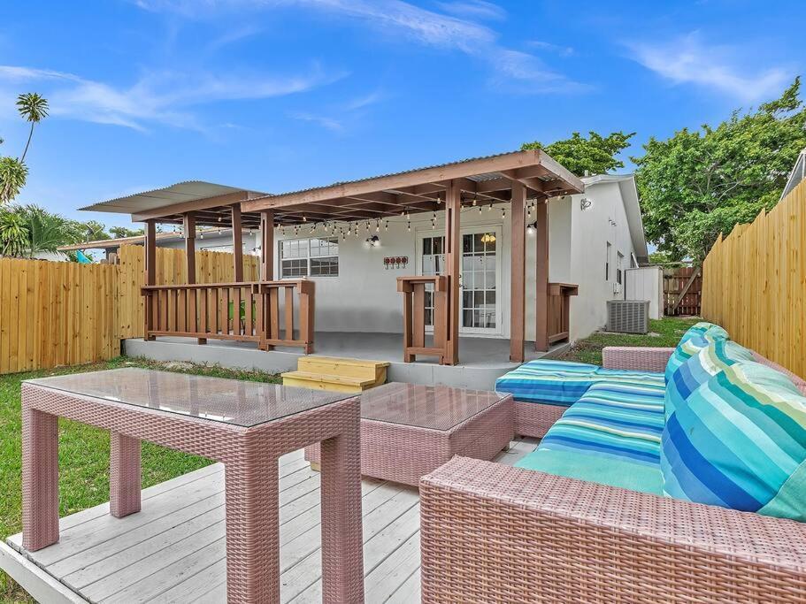 Supervilla - Lakefront - Sunsets, Kayaks, Grill Fort Lauderdale Eksteriør billede