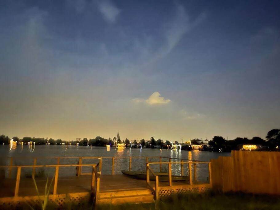 Supervilla - Lakefront - Sunsets, Kayaks, Grill Fort Lauderdale Eksteriør billede
